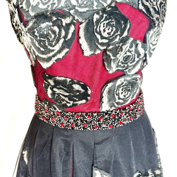 Peggy Jennings COUTURE Black & Red Velvet Roses Emb Dress - Picture 4 of 12